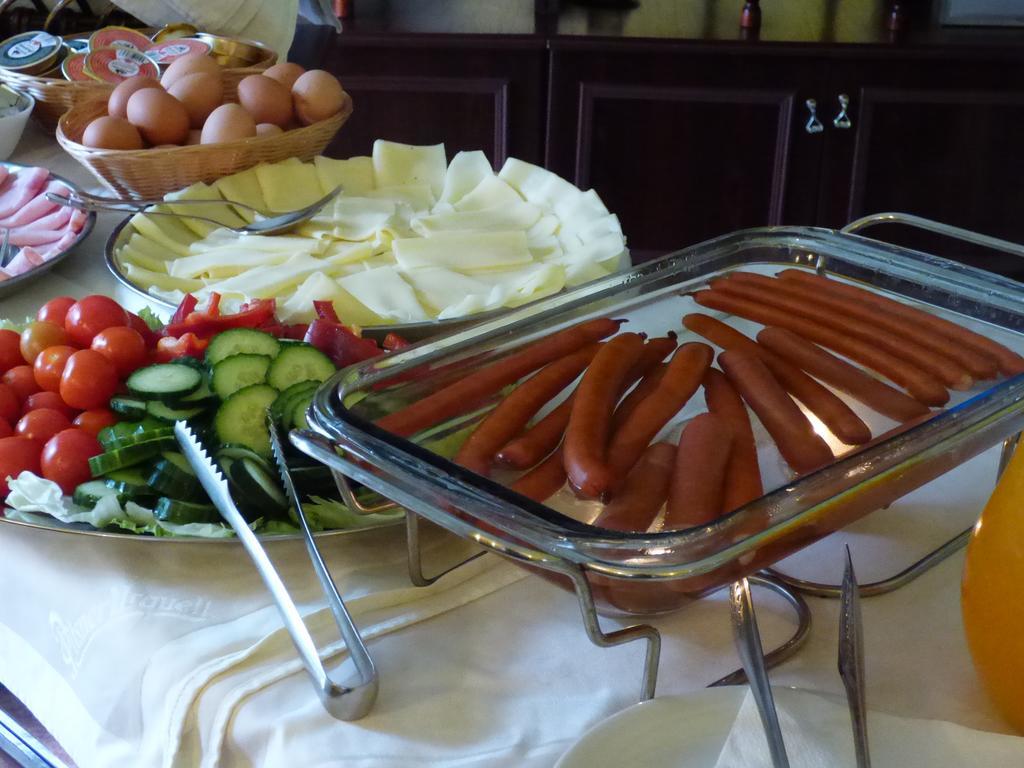Penzion - Restaurant U Zamku Bečov nad Teplou Extérieur photo