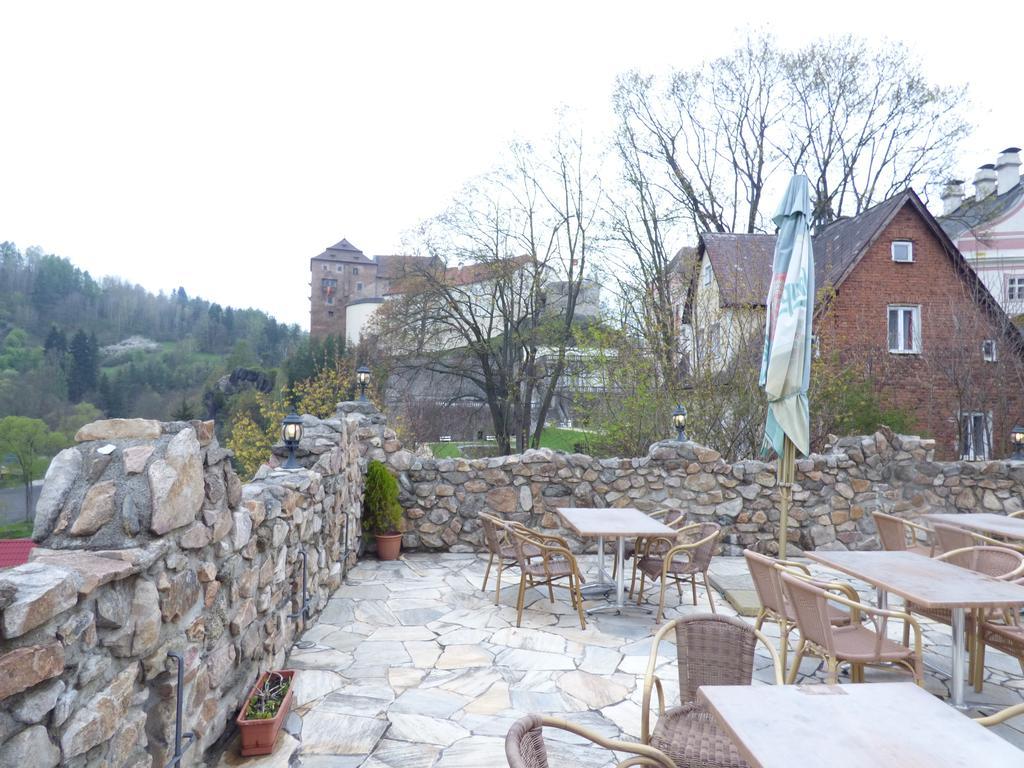 Penzion - Restaurant U Zamku Bečov nad Teplou Extérieur photo