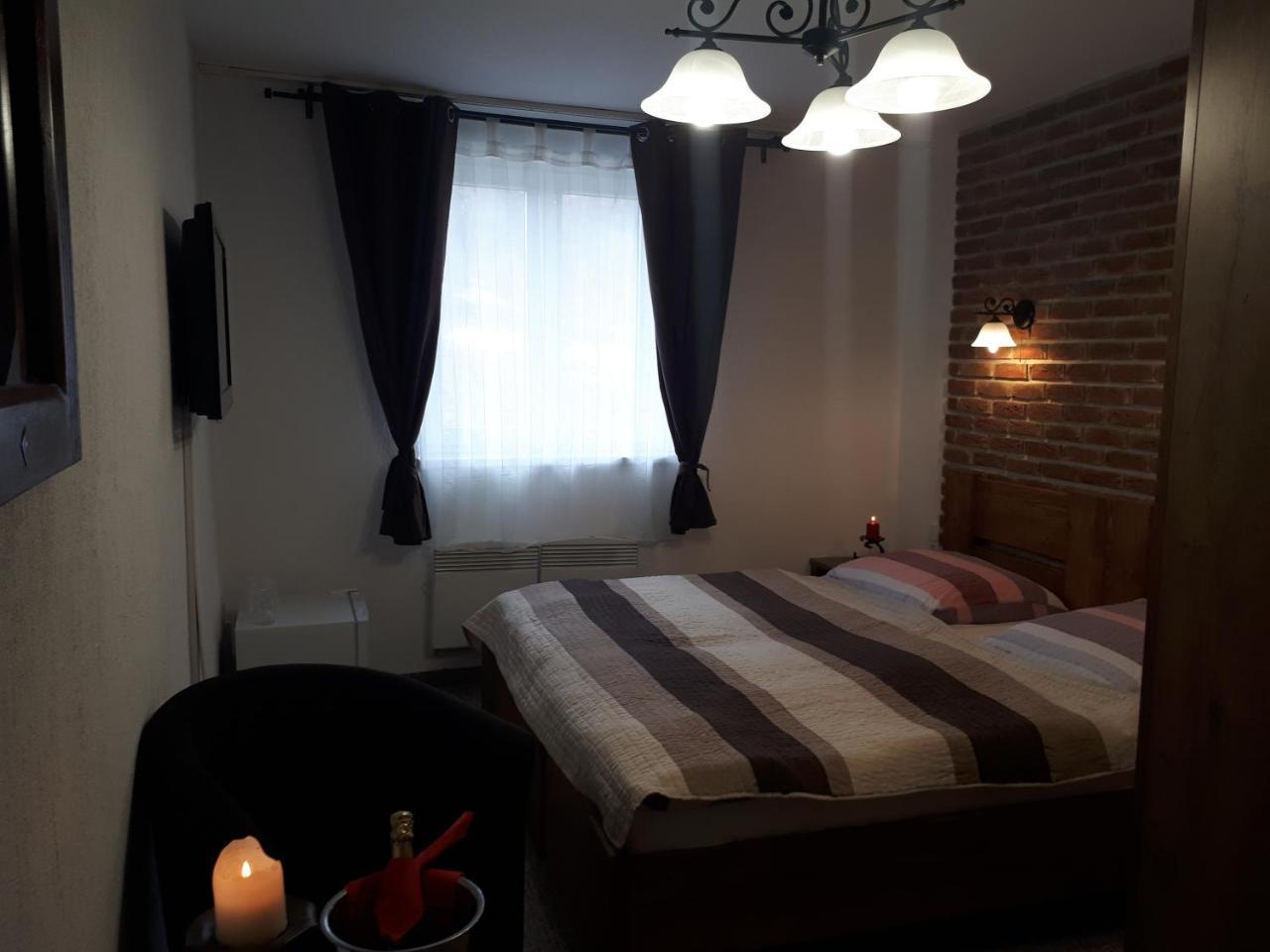 Penzion - Restaurant U Zamku Bečov nad Teplou Extérieur photo