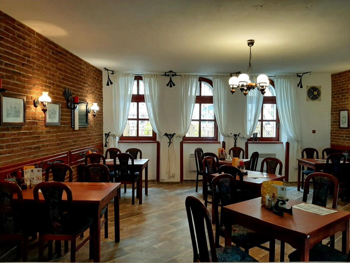Penzion - Restaurant U Zamku Bečov nad Teplou Extérieur photo