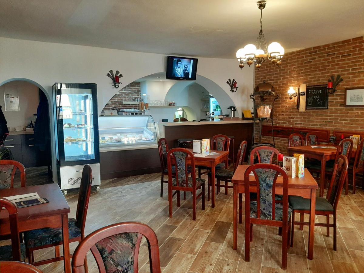 Penzion - Restaurant U Zamku Bečov nad Teplou Extérieur photo